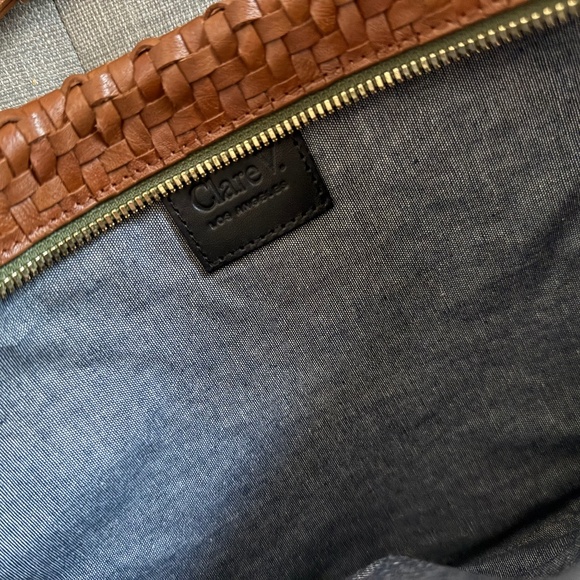 Clare V Grande Fanny - Picture 3 of 4